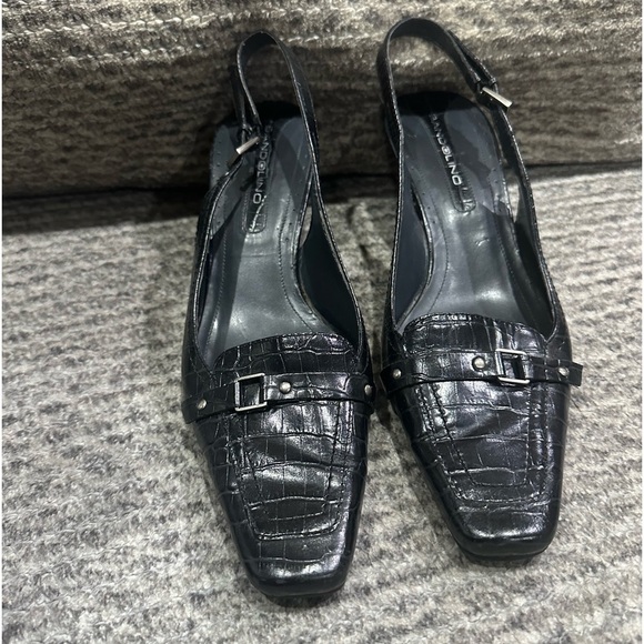 Bandolino Croc Embossed Leather Sling Back with silver hardware/buckle, EUC! - Picture 1 of 7